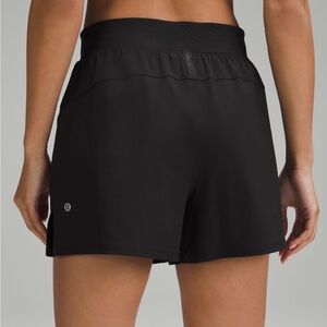 LULULEMON • License to Train High Rise Shorts 4”